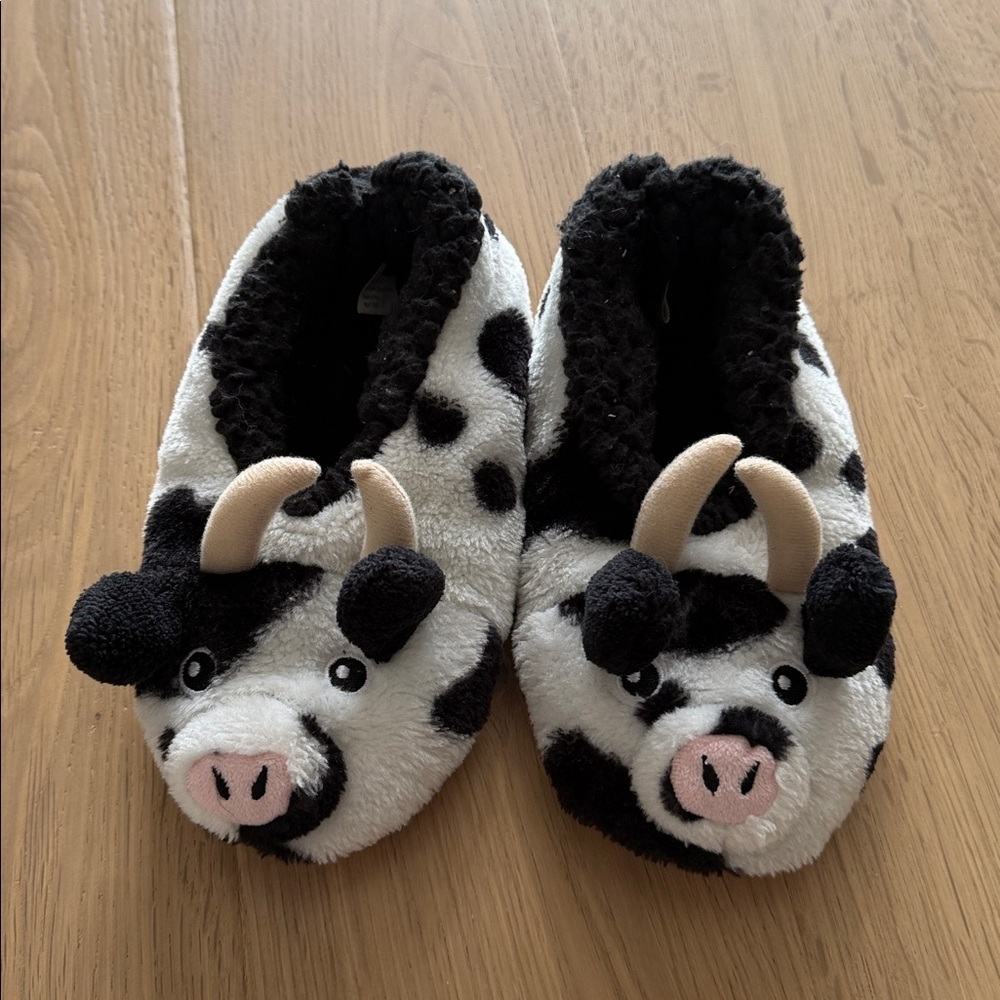 🐮 Snoozies Kids’ Cow Slippers – Size Small